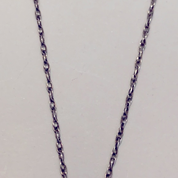 Lovely Sterling Silver Cross Necklace - Picture 4 of 6